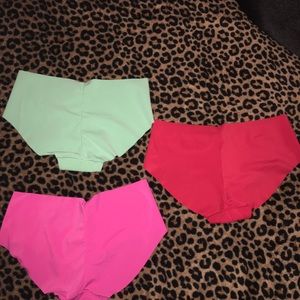 Victoria’s Secret Seamless hiphugger/hipster panty